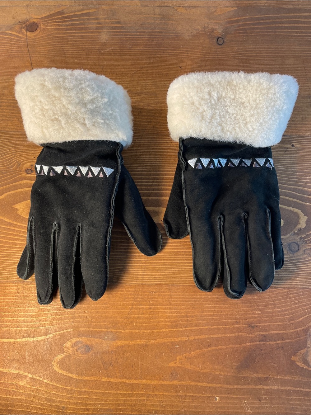 Women's Black Suede Gloves with ivory Sherpa Cuffs Manitobah Mukluk brand L/XL